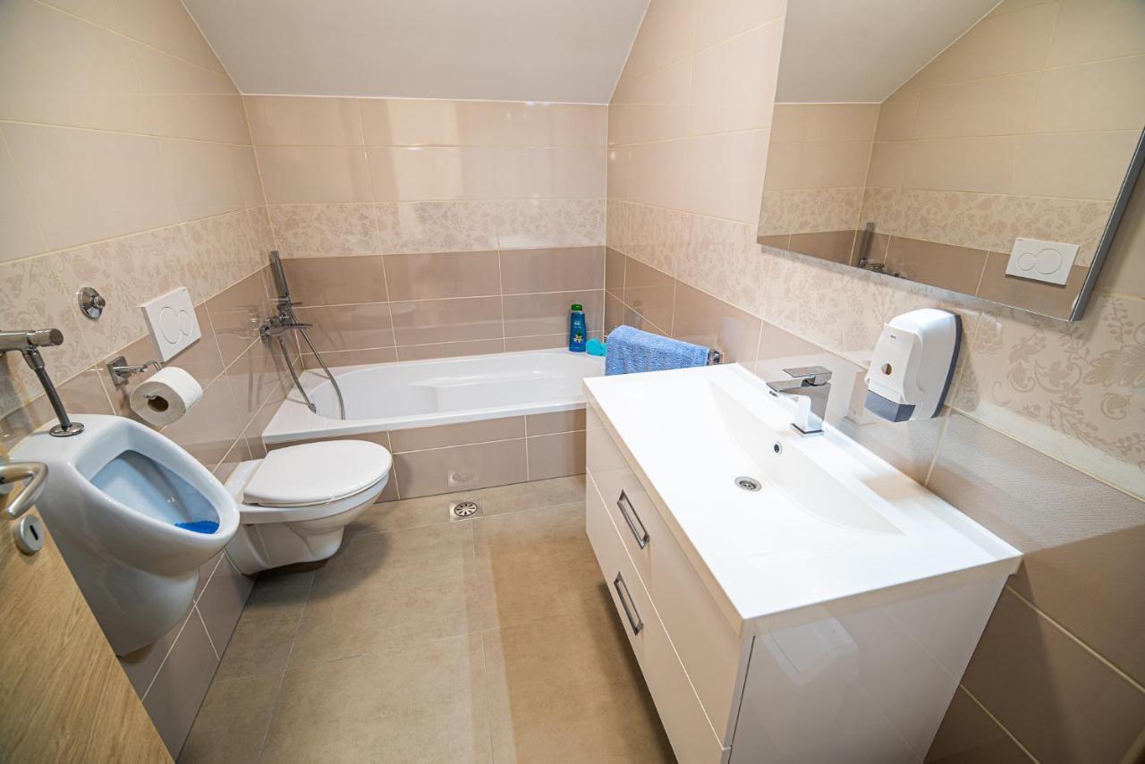 With Hot Tub And Sauna Sabina Ferienhaus Rovte