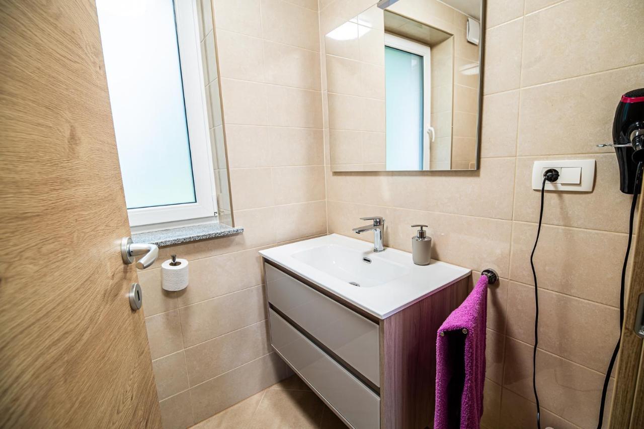 Ferienhaus With Hot Tub And Sauna Sabina Rovte